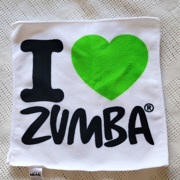 Brand new Set of Zumba Hand Towels (5 pieces) - Picture 4 of 5